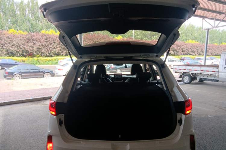 Used Bestune X40 2017 1.6L Automatic Luxury Model Trunk