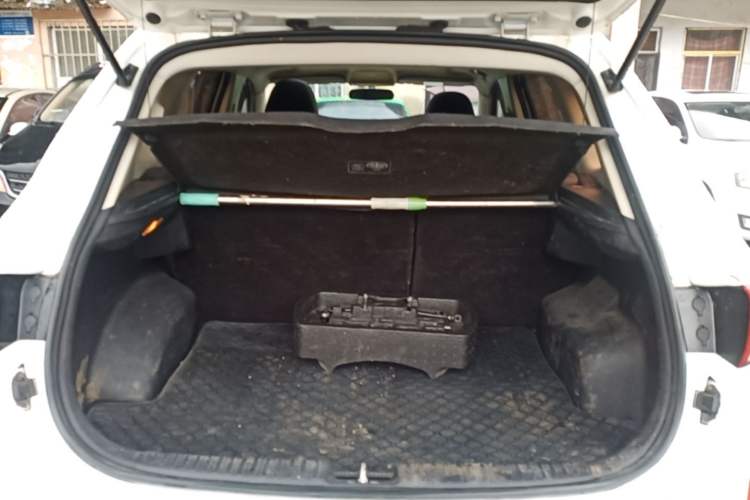 Used Bestune X40 2017 1.6L Automatic Prestige Edition Trunk