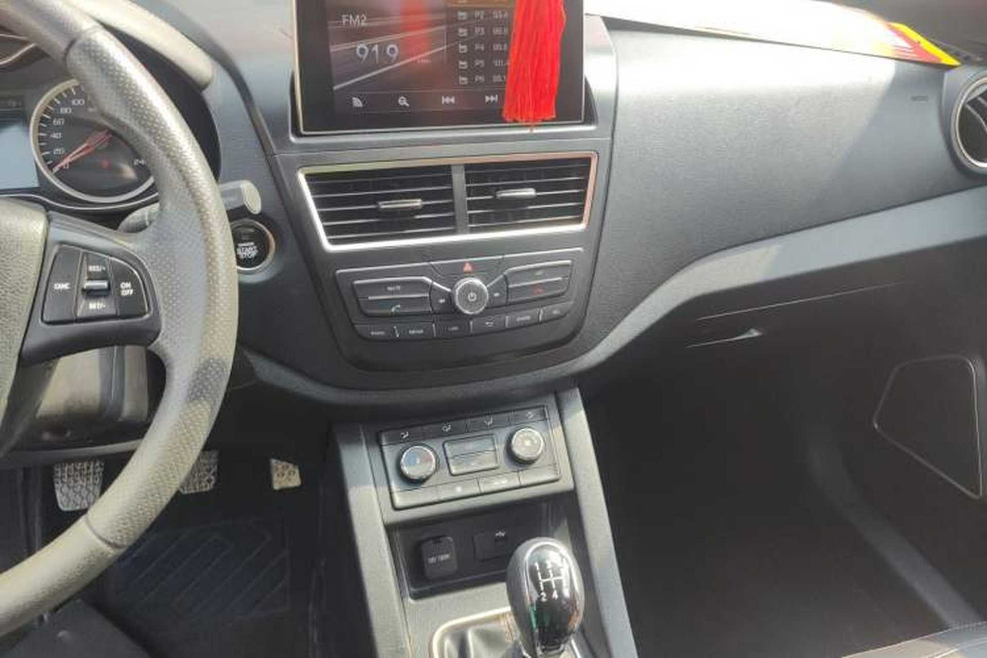 Used Bestune X40 2017 1.6L Manual Prestige Edition Audio And AC Panel