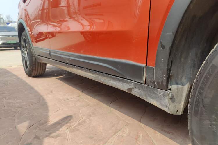 Used Bestune X40 2017 1.6L Manual Prestige Edition Right Side Sill