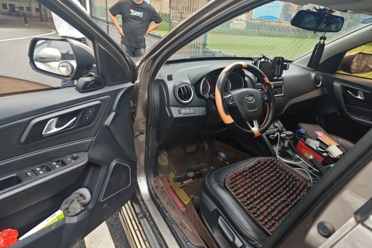 Used Bestune X40 2018 Internet Celebrity Edition 1.6L Automatic Connected Smart Cool Type Driver Seat