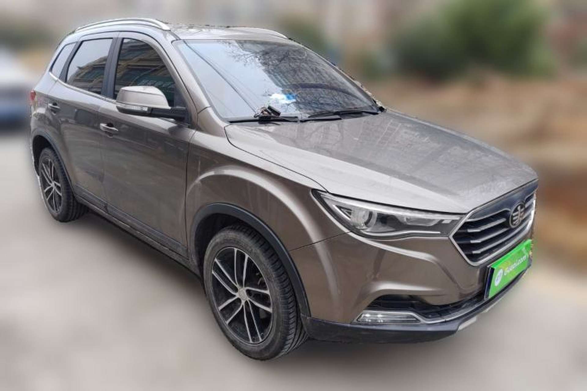 Used Bestune X40 2018 Internet Celebrity Edition 1.6L Manual Luxury Version Front Right 45 Deg