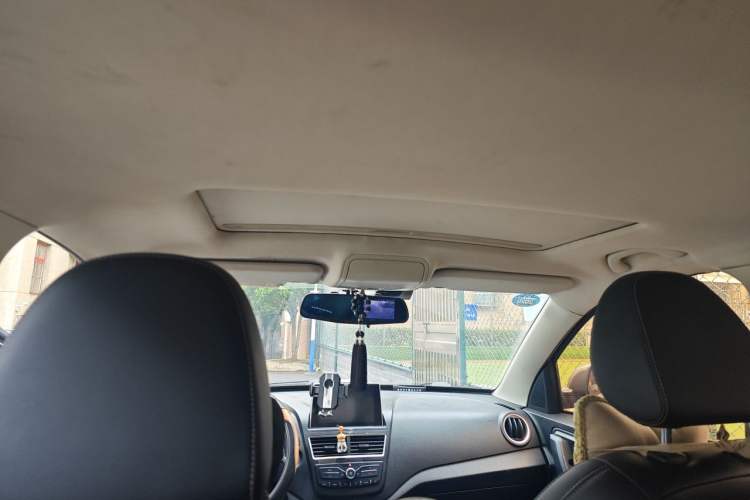 Used Bestune X40 2018 Internet Celebrity Edition 1.6L Automatic Connected Smart Cool Type Headliner