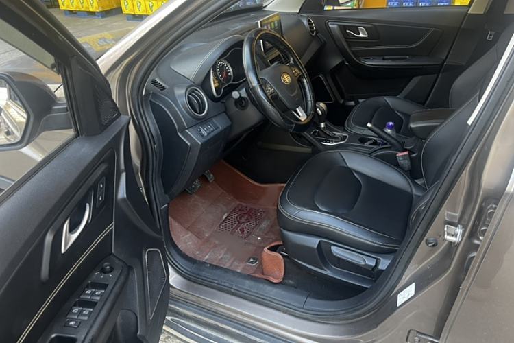 Used Bestune X40 2018 Internet Celebrity Edition 1.6L Automatic Luxury Version Interior 2