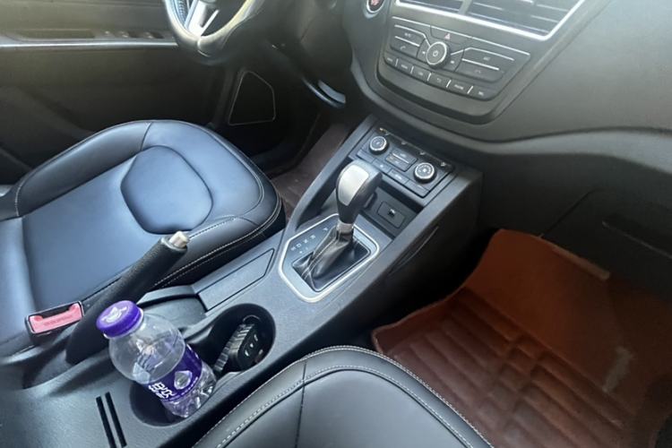 Used Bestune X40 2018 Internet Celebrity Edition 1.6L Automatic Luxury Version Interior 5