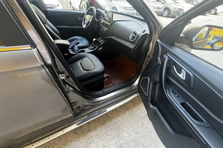 Used Bestune X40 2018 Internet Celebrity Edition 1.6L Automatic Luxury Version Interior 6
