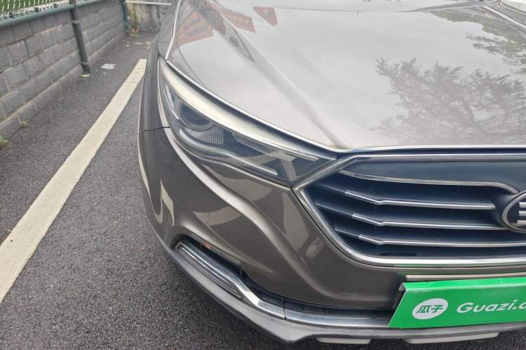 Used Bestune X40 2018 Internet Celebrity Edition 1.6L Automatic Connected Smart Cool Type Right Front Headlight