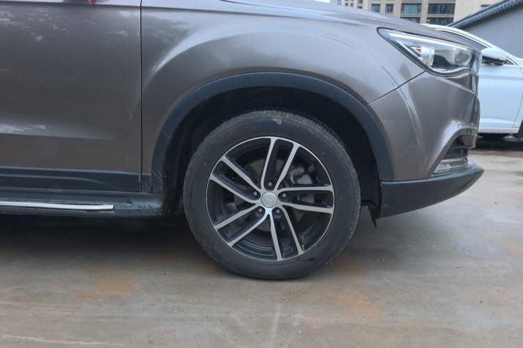 Used Bestune X40 2018 Internet Celebrity Edition 1.6L Automatic Luxury Version Right Front Wheel Hub