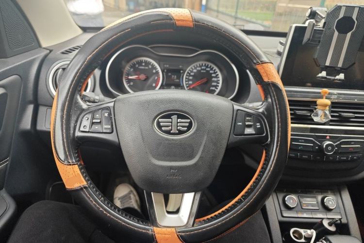 Used Bestune X40 2018 Internet Celebrity Edition 1.6L Automatic Connected Smart Cool Type Steering Wheel