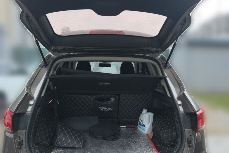 Used Bestune X40 2018 Internet Celebrity Edition 1.6L Automatic Luxury Version Trunk