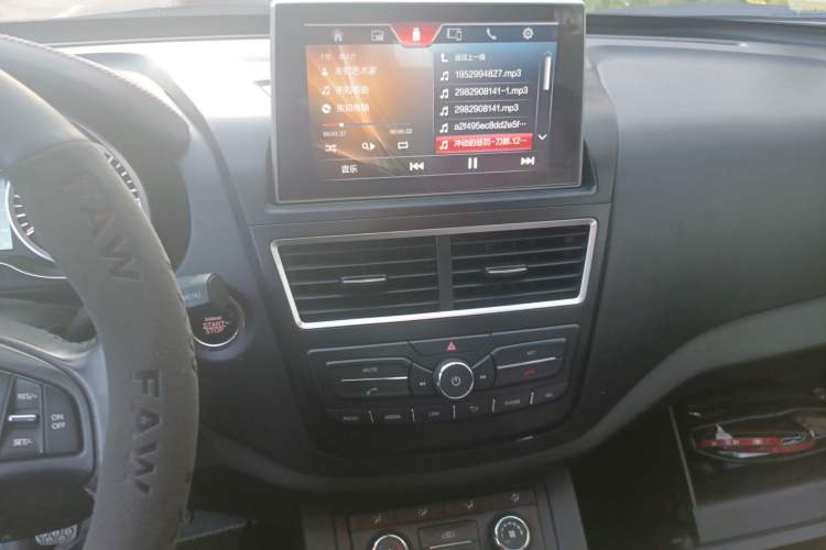 Used Bestune X40 2018 Internet Celebrity Edition 1.6L Manual Luxury Version Audio And AC Panel