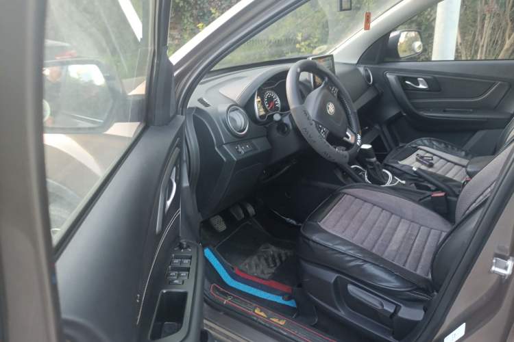 Used Bestune X40 2018 Internet Celebrity Edition 1.6L Manual Luxury Version Driver Seat