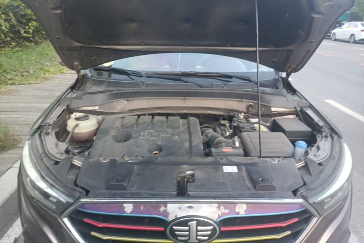 Used Bestune X40 2018 Internet Celebrity Edition 1.6L Manual Luxury Version Engine Bay