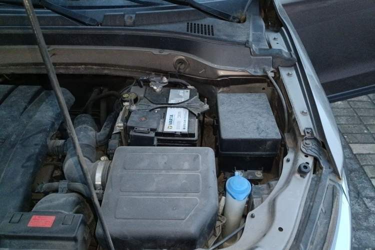 Used Bestune X40 2018 Internet Celebrity Edition 1.6L Manual Luxury Version Engine Bay Left