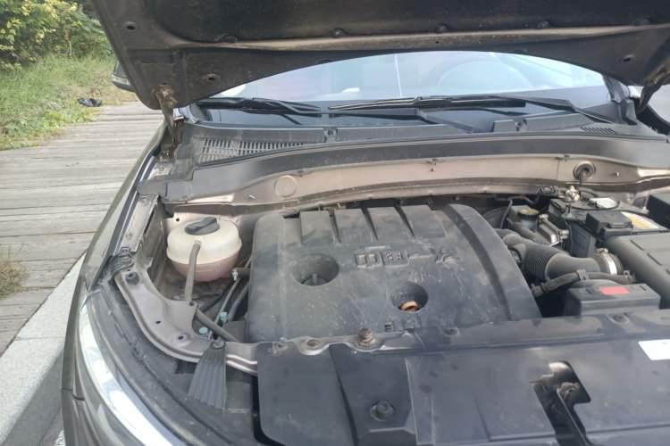 Used Bestune X40 2018 Internet Celebrity Edition 1.6L Manual Luxury Version Engine Bay Right