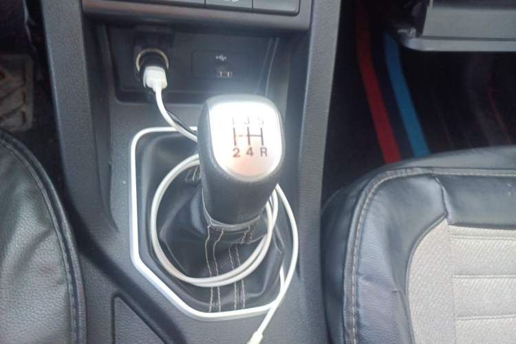 Used Bestune X40 2018 Internet Celebrity Edition 1.6L Manual Luxury Version Gear Lever