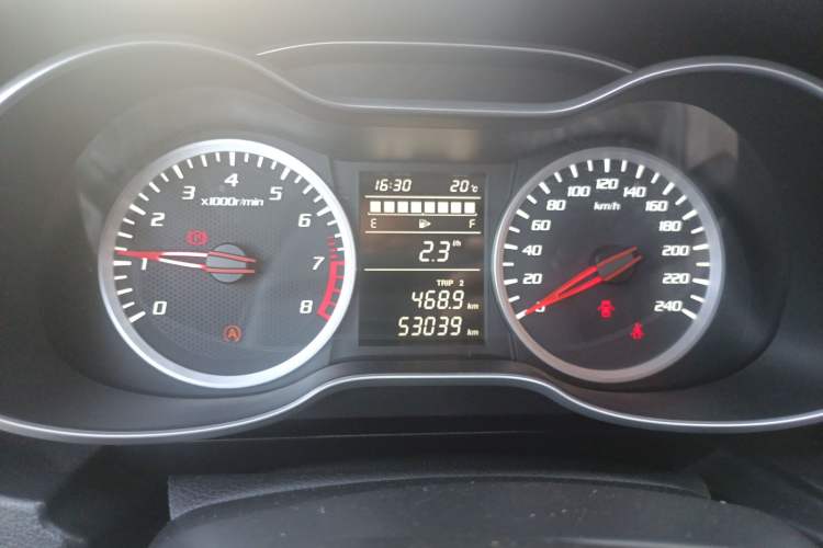 Used Bestune X40 2018 Internet Celebrity Edition 1.6L Manual Luxury Version Instrument Cluster