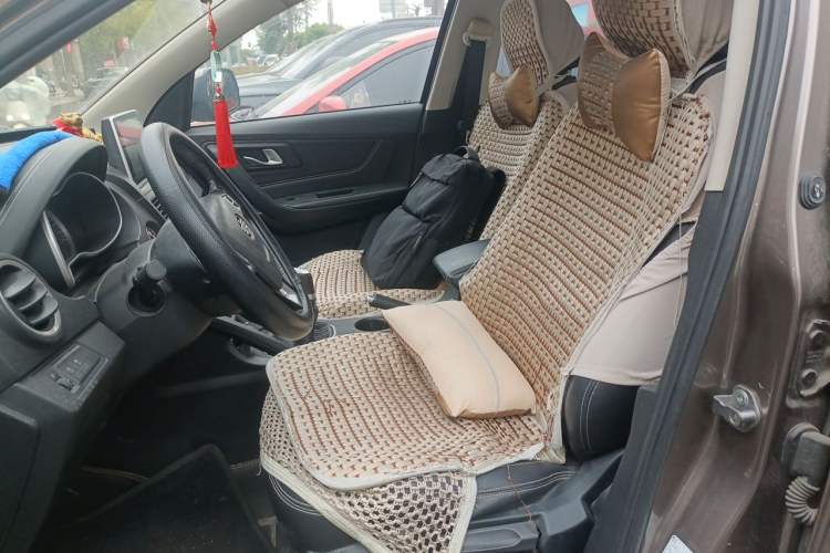 Used Bestune X40 2018 Internet Celebrity Edition 1.6L Manual Luxury Version Left Front Seat