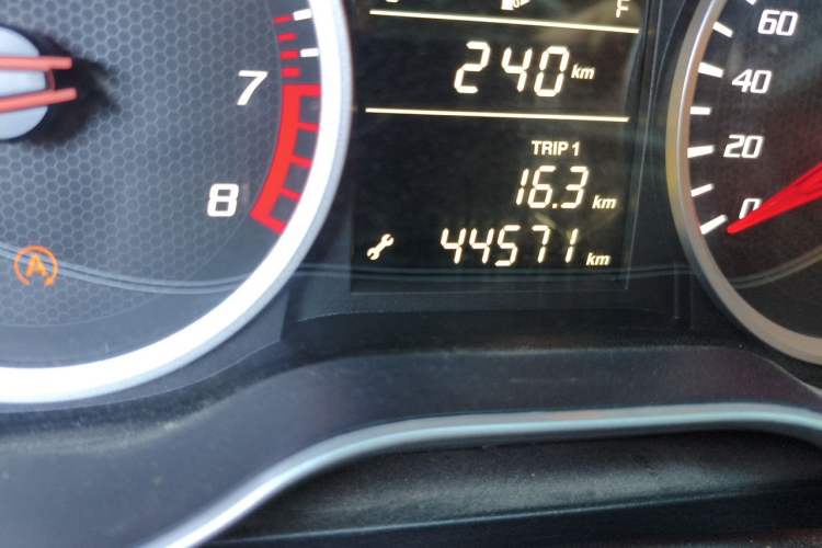 Used Bestune X40 2018 Internet Celebrity Edition 1.6L Manual Luxury Version Odometer Close Up