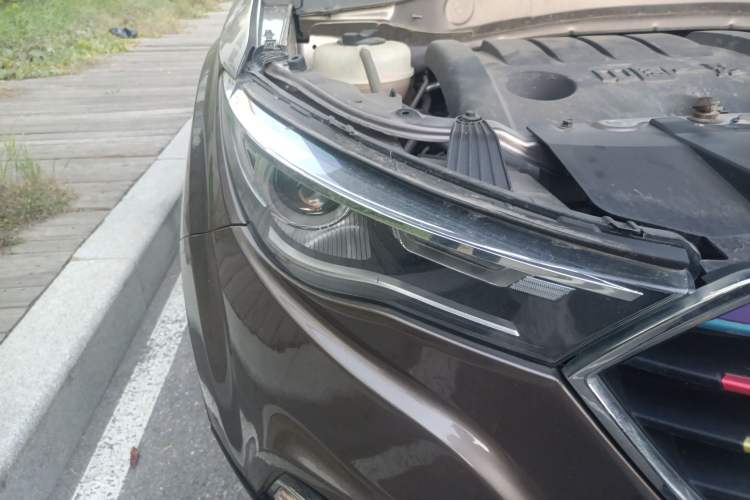 Used Bestune X40 2018 Internet Celebrity Edition 1.6L Manual Luxury Version Right Front Headlight