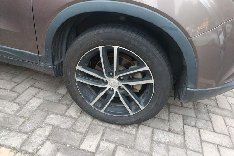 Used Bestune X40 2018 Internet Celebrity Edition 1.6L Manual Luxury Version Right Front Wheel Hub