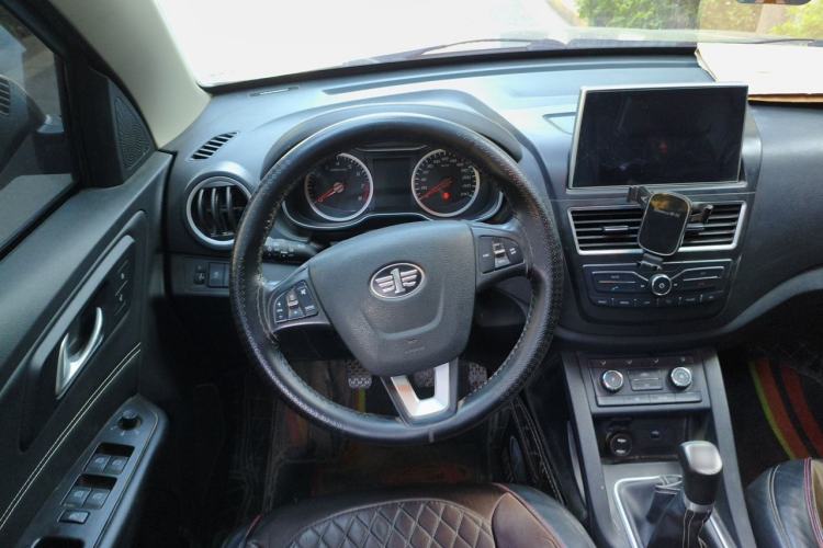 Used Bestune X40 2018 Internet Celebrity Edition 1.6L Manual Luxury Version Steering Wheel
