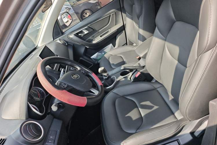 Used Bestune X40 2018 Internet Celebrity Edition 1.6L Manual Luxury Version Left Front Seat