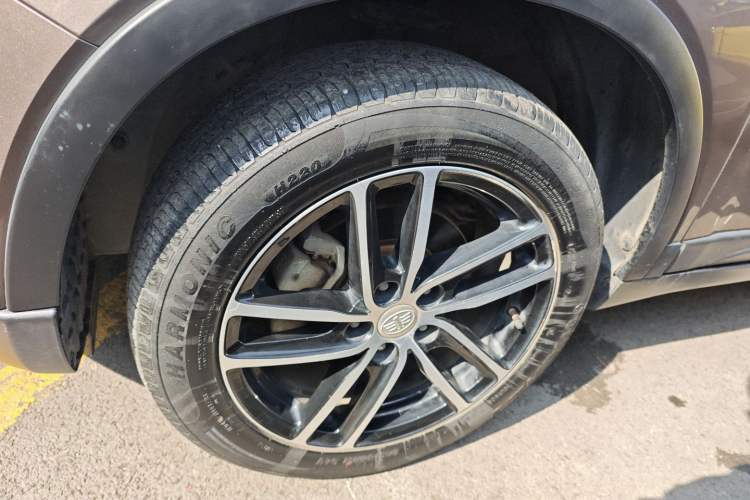 Used Bestune X40 2018 Internet Celebrity Edition 1.6L Manual Luxury Version Left Front Wheel Hub