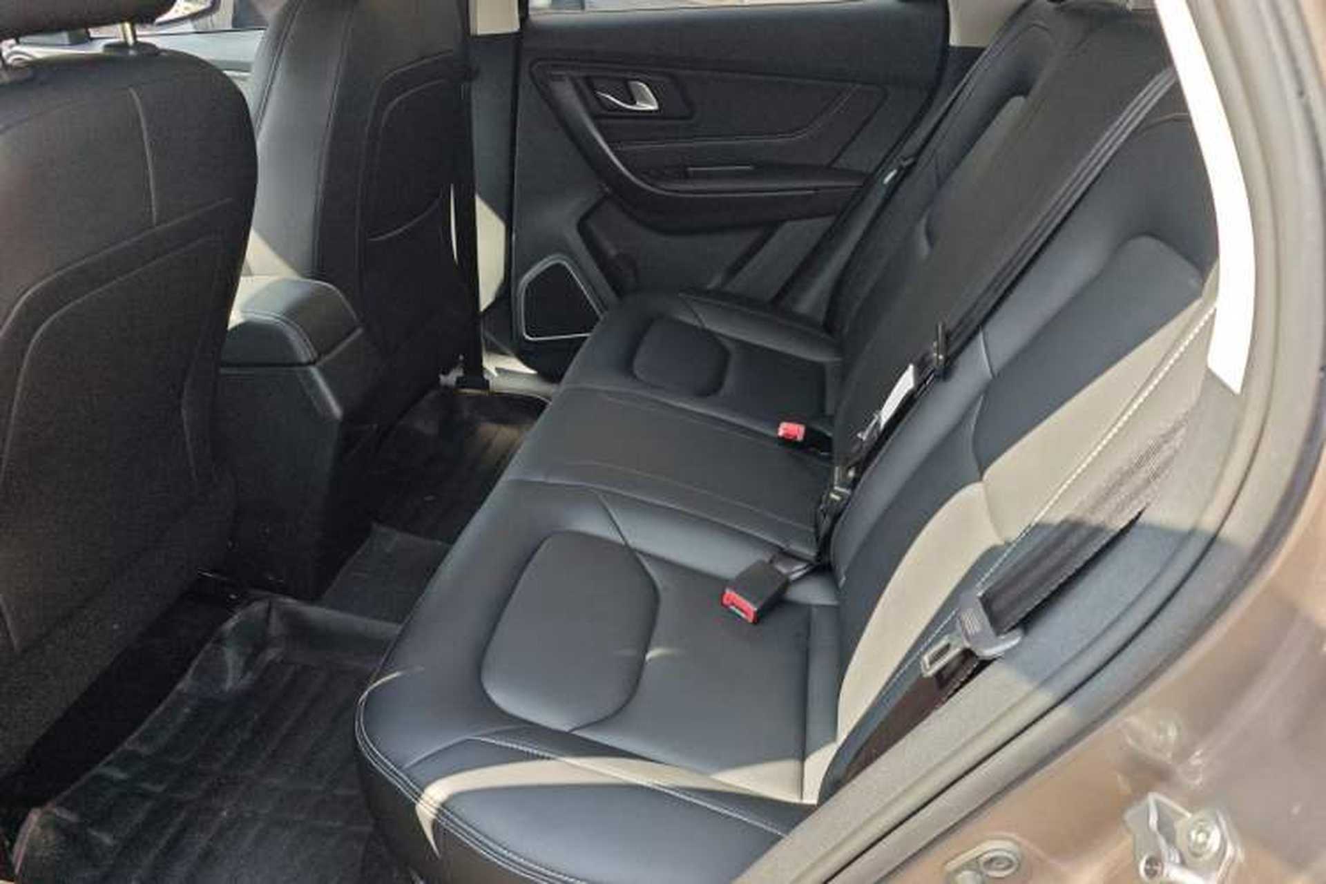 Used Bestune X40 2018 Internet Celebrity Edition 1.6L Manual Luxury Version Left Rear Seat