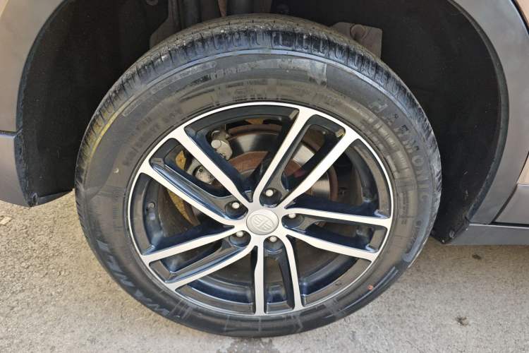 Used Bestune X40 2018 Internet Celebrity Edition 1.6L Manual Luxury Version Right Rear Wheel Hub