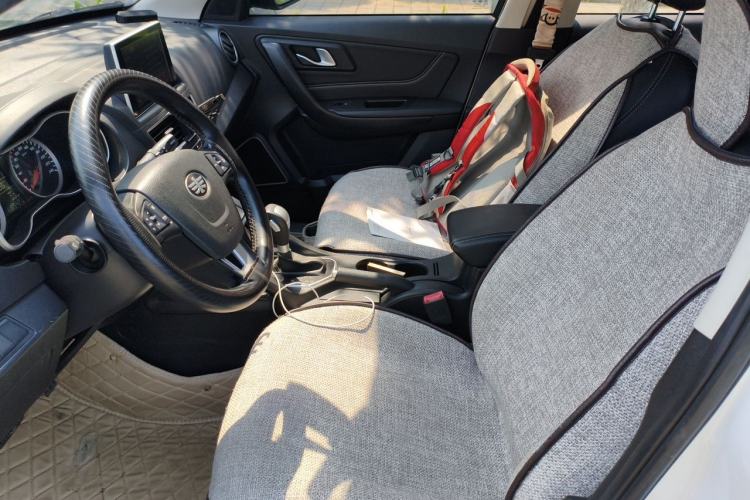 Used Bestune X40 2018 Internet Celebrity Edition 1.6L Automatic Luxury Version Left Front Seat