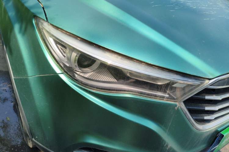 Used Bestune X40 2018 Internet Celebrity Edition 1.6L Automatic Luxury Version Right Front Headlight