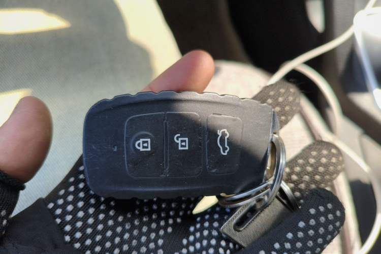 Used Bestune X40 2018 Internet Celebrity Edition 1.6L Automatic Luxury Version Vehicle Key