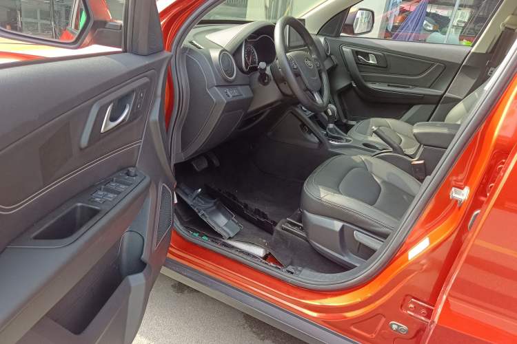 Used Bestune X40 2018 Internet Celebrity Edition 1.6L Automatic Luxury Version Driver Seat