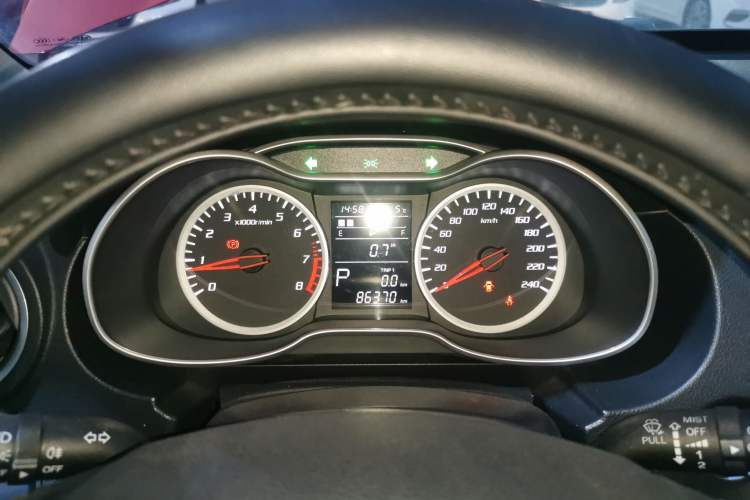 Used Bestune X40 2018 Internet Celebrity Edition 1.6L Automatic Luxury Version Instrument Cluster