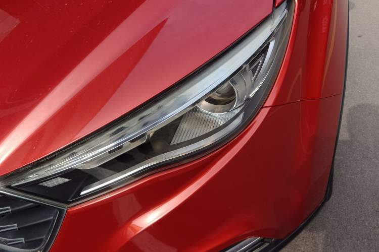 Used Bestune X40 2018 Internet Celebrity Edition 1.6L Automatic Luxury Version Left Front Headlight