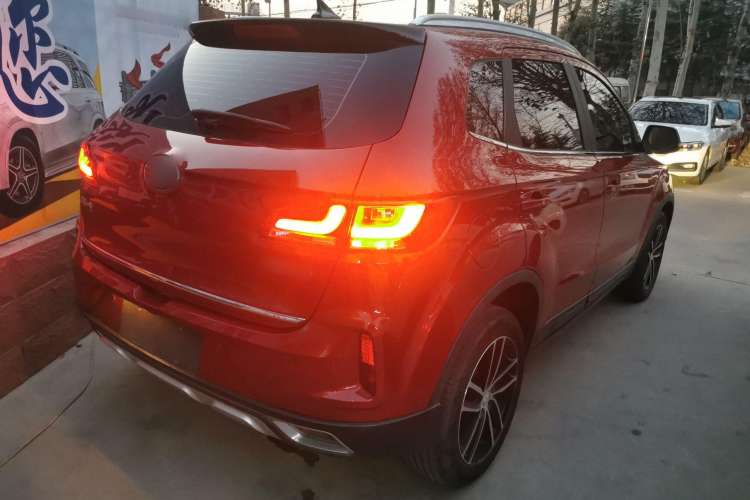 Used Bestune X40 2018 Internet Celebrity Edition 1.6L Automatic Luxury Version Rear Right 45 Deg