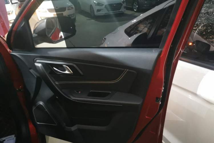 Used Bestune X40 2018 Internet Celebrity Edition 1.6L Automatic Luxury Version Right Front Door Interior