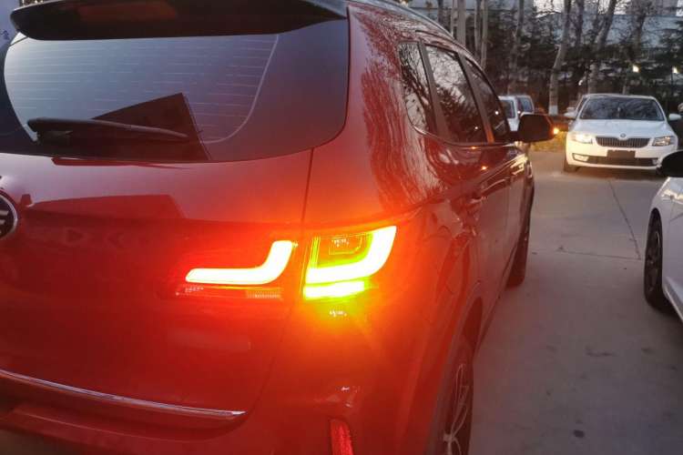 Used Bestune X40 2018 Internet Celebrity Edition 1.6L Automatic Luxury Version Right Rear Taillight