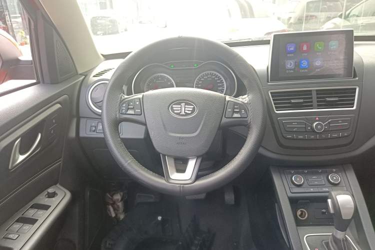 Used Bestune X40 2018 Internet Celebrity Edition 1.6L Automatic Luxury Version Steering Wheel