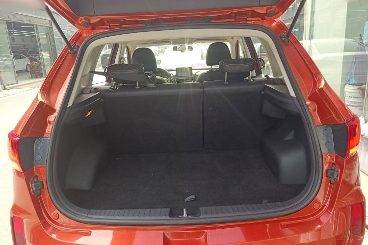 Used Bestune X40 2018 Internet Celebrity Edition 1.6L Automatic Luxury Version Trunk