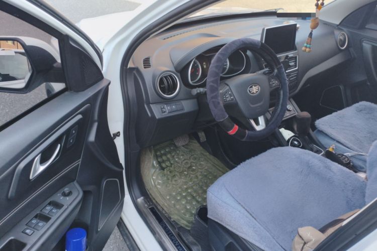 Used Bestune X40 2018 Internet Celebrity Edition 1.6L Automatic Connected Smart Cool Type Driver Seat