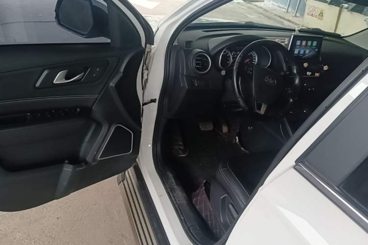 Used Bestune X40 2018 Internet Celebrity Edition 1.6L Automatic Luxury Version Driver Seat
