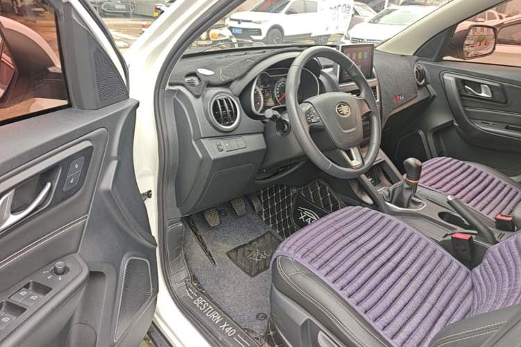 Used Bestune X40 2018 Internet Celebrity Edition 1.6L Manual Comfort Version Driver Seat