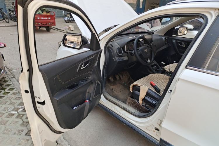 Used Bestune X40 2018 Internet Celebrity Edition 1.6L Manual Luxury Version Driver Seat