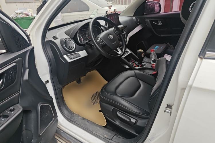 Used Bestune X40 2018 Internet Celebrity Edition 1.6L Automatic Luxury Version Driver Seat