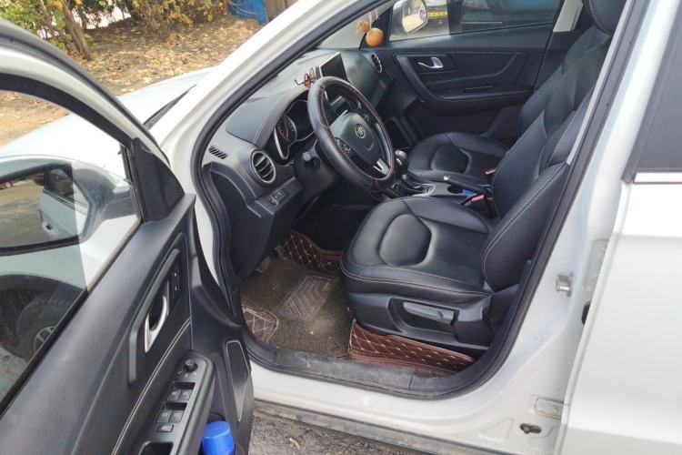 Used Bestune X40 2018 Internet Celebrity Edition 1.6L Automatic Luxury Version Driver Seat