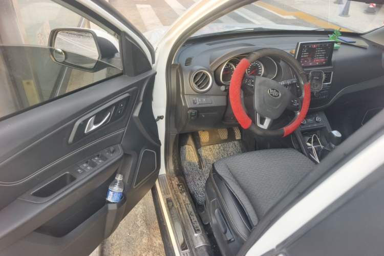Used Bestune X40 2018 Internet Celebrity Edition 1.6L Manual Luxury Version Driver Seat