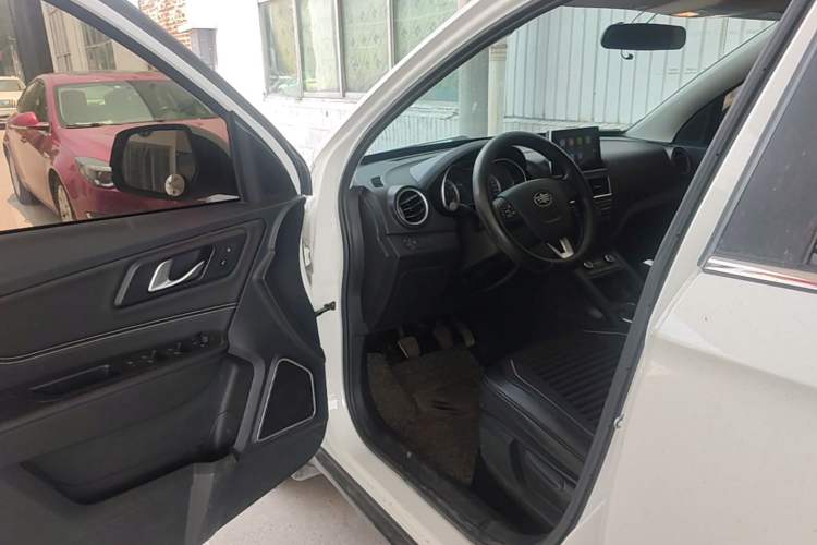 Used Bestune X40 2018 Internet Celebrity Edition 1.6L Manual Comfort Version Driver Seat