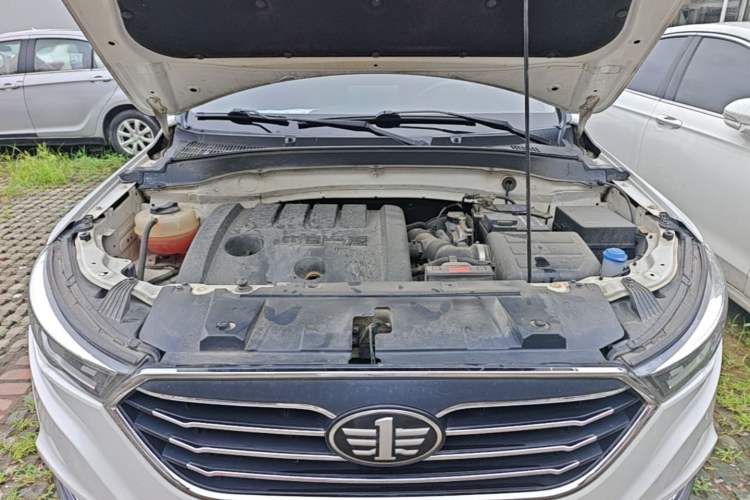 Used Bestune X40 2018 Internet Celebrity Edition 1.6L Manual Comfort Version Engine Bay